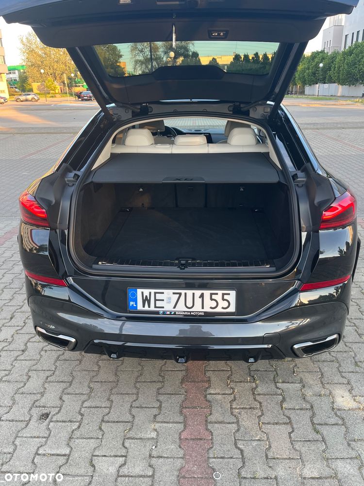 BMW X6 M50i - 16