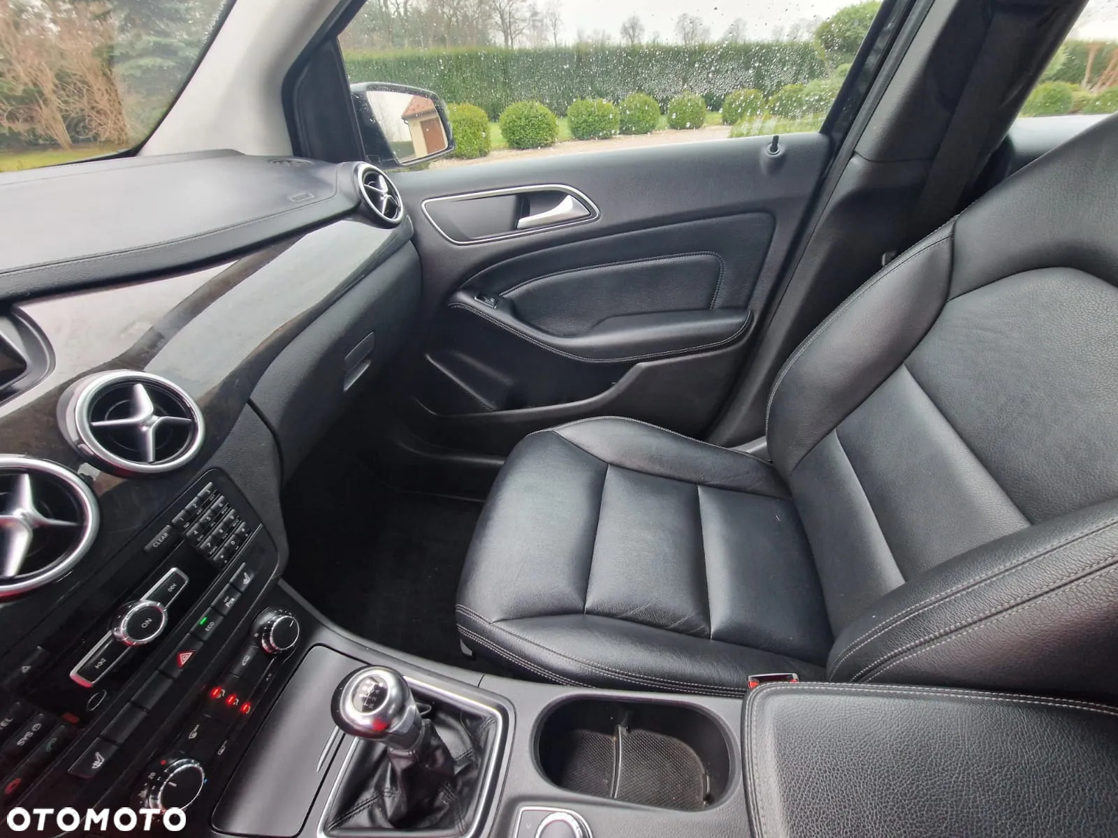Mercedes-Benz Klasa B 180 BlueEFFICIENCY Edition - 24