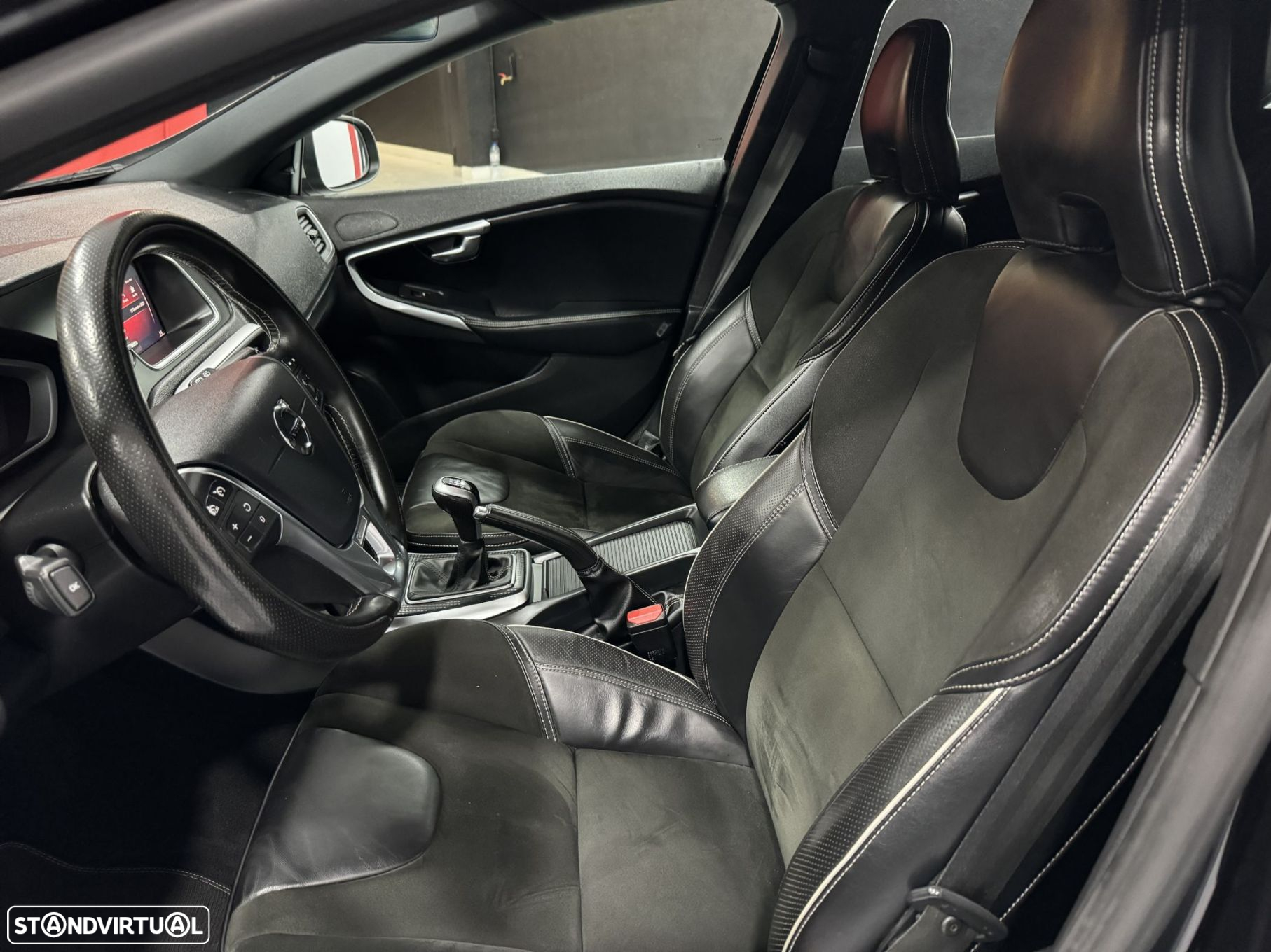 Volvo V40 2.0 D2 R-Design - 38