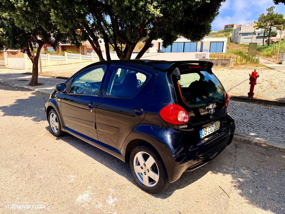 Toyota Aygo 1.0 + Sport Pack MMT - 21