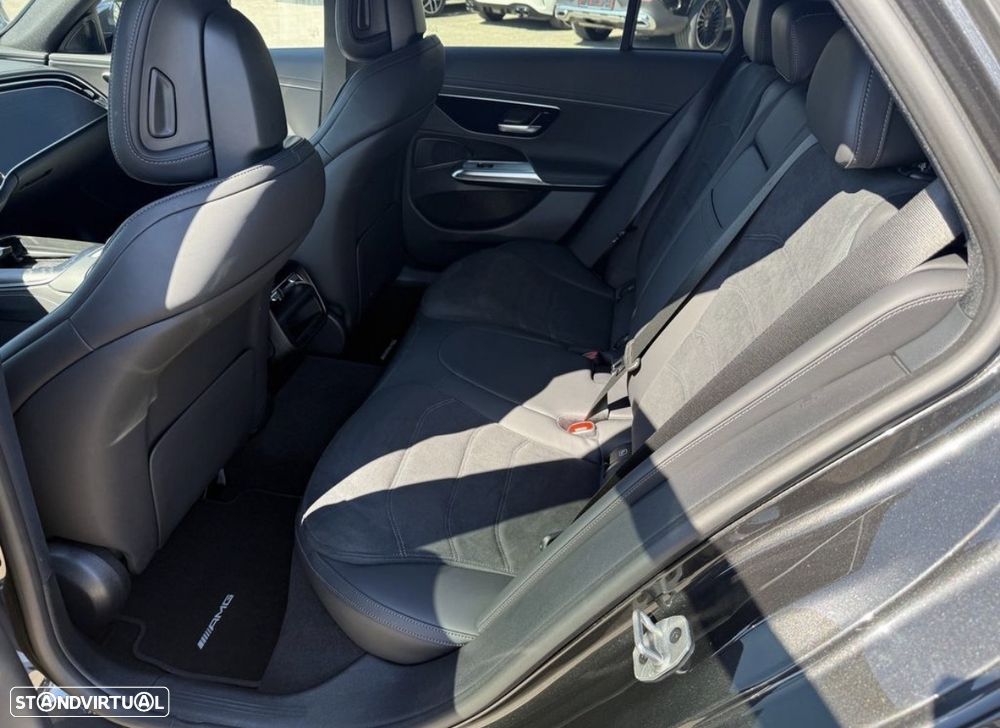 Mercedes-Benz E 300 9G-TRONIC AMG Line - 9