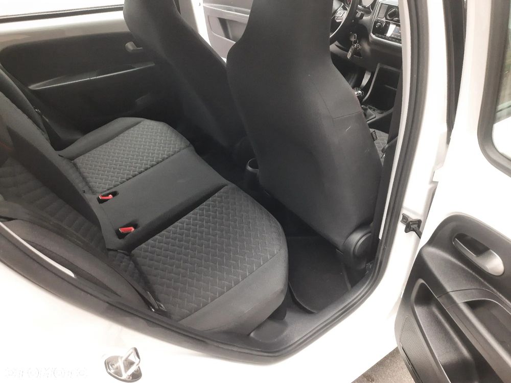 Volkswagen up! (BlueMotion Technology) move - 15