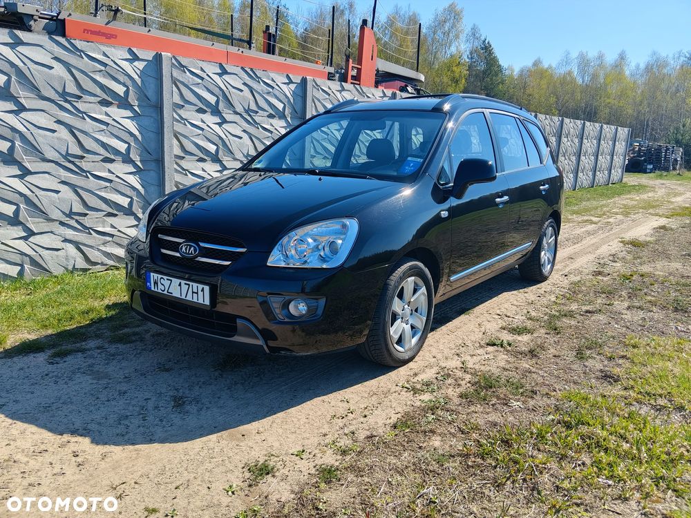 Kia Carens - 1
