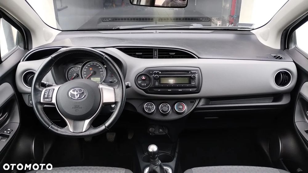Toyota Yaris - 12