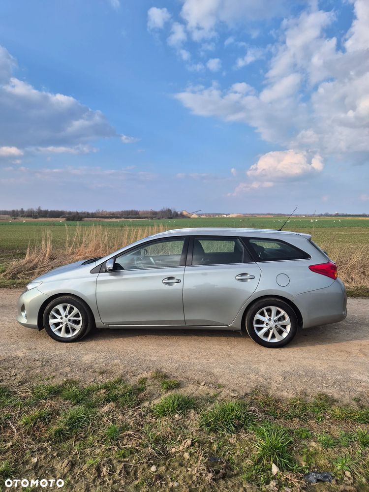 Toyota Auris 2.0 D-4D Executive - 8