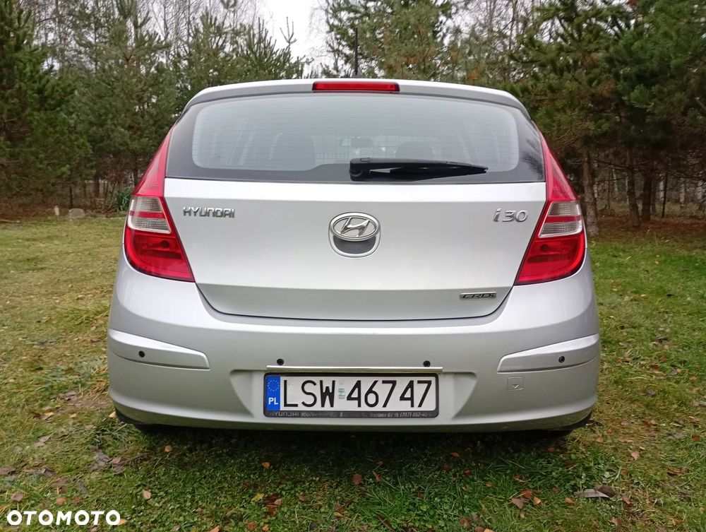 Hyundai i30 1.6 CRDi Base + World Cup - 8