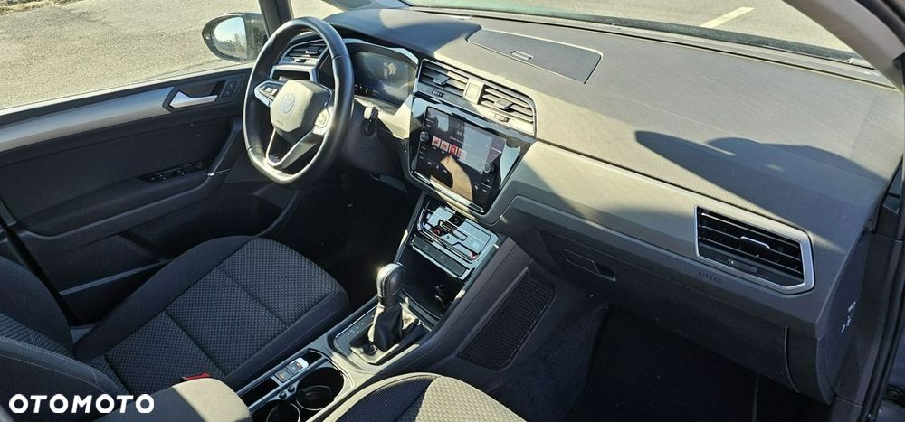 Volkswagen Touran - 18