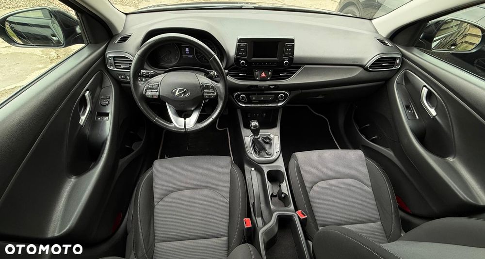 Hyundai i30 blue 1.4 Style - 5