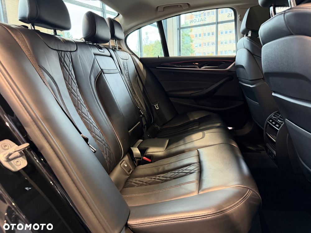 BMW Seria 5 520d xDrive Luxury Line - 9