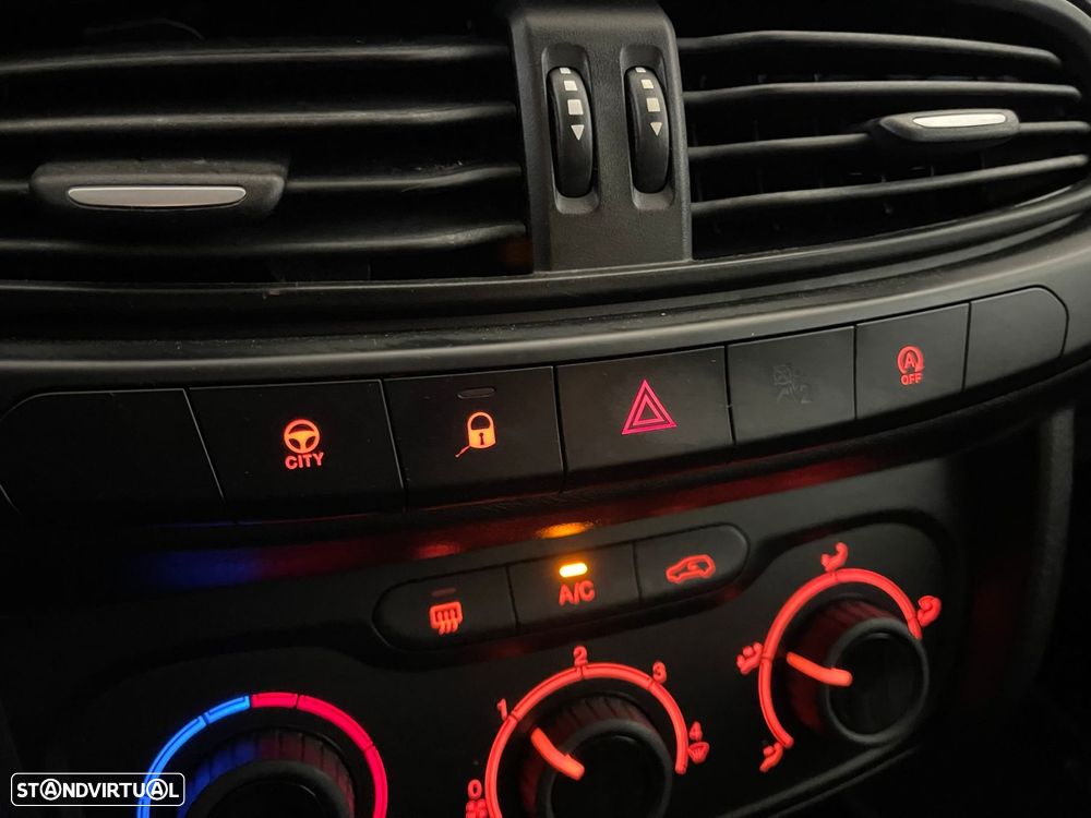 Fiat Tipo Station Wagon 1.3 M-Jet Lounge - 25