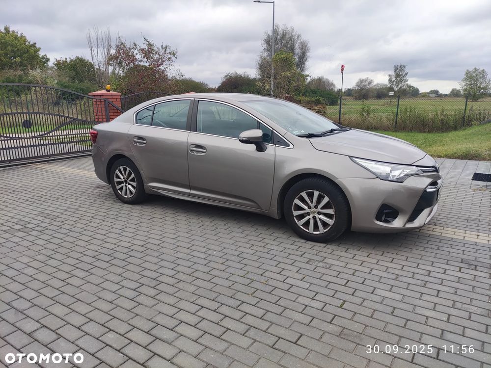 Toyota Avensis 1.6 Active - 2