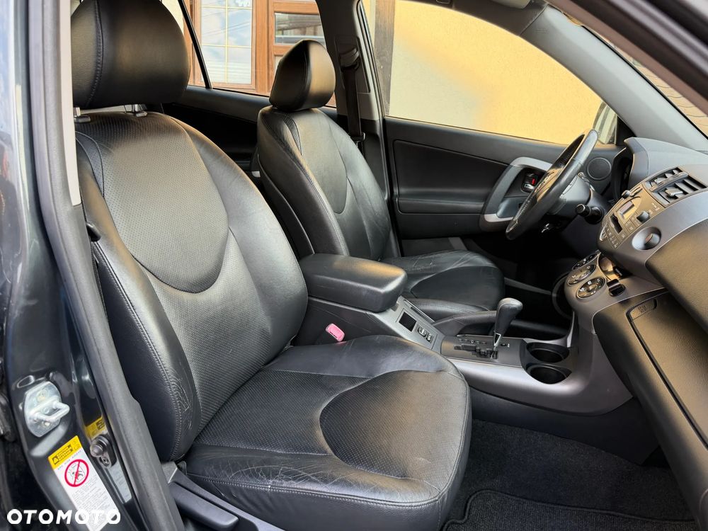 Toyota RAV4 2.0 4x4 Automatik Executive - 17