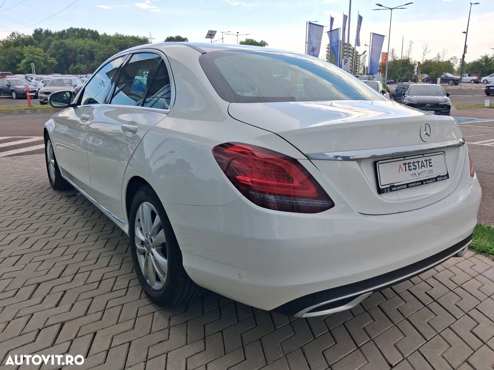 Mercedes-Benz C 180 Aut. - 11