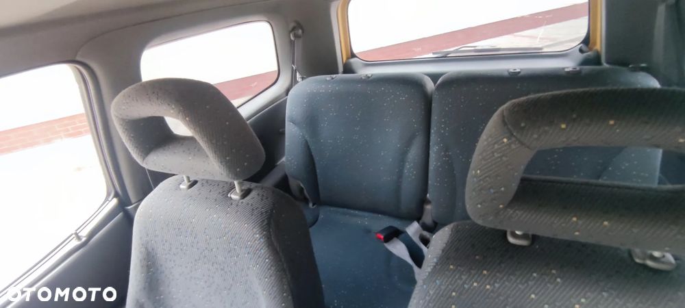 Suzuki Ignis 1.3 - 10