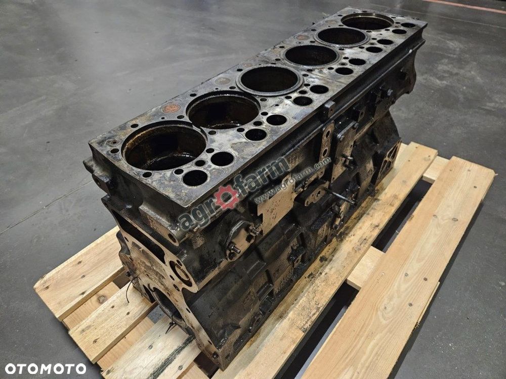 Blok silnika Massey Frguson 8690, 8680, 8670, 8660 - 1