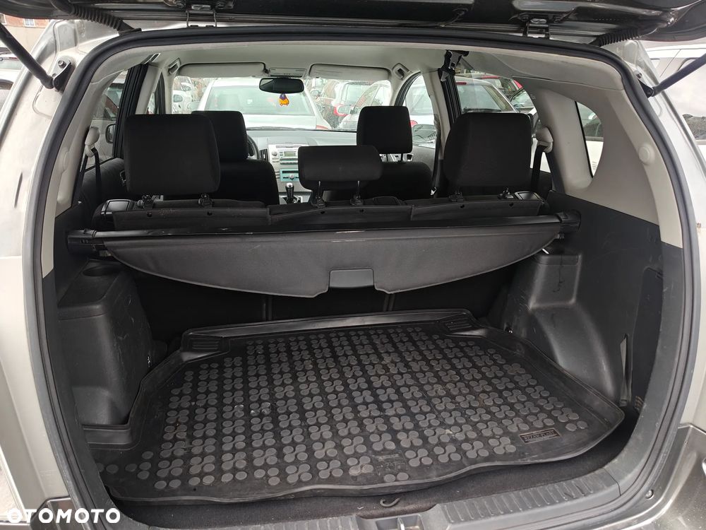 Toyota Corolla Verso 2.2 D-4D DPF Executive - 18