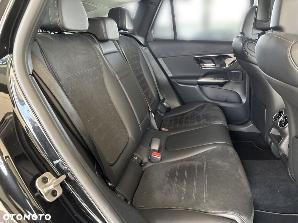 Mercedes-Benz GLC - 22