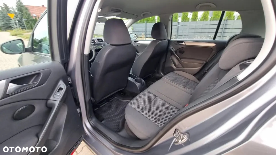 Volkswagen Golf - 10