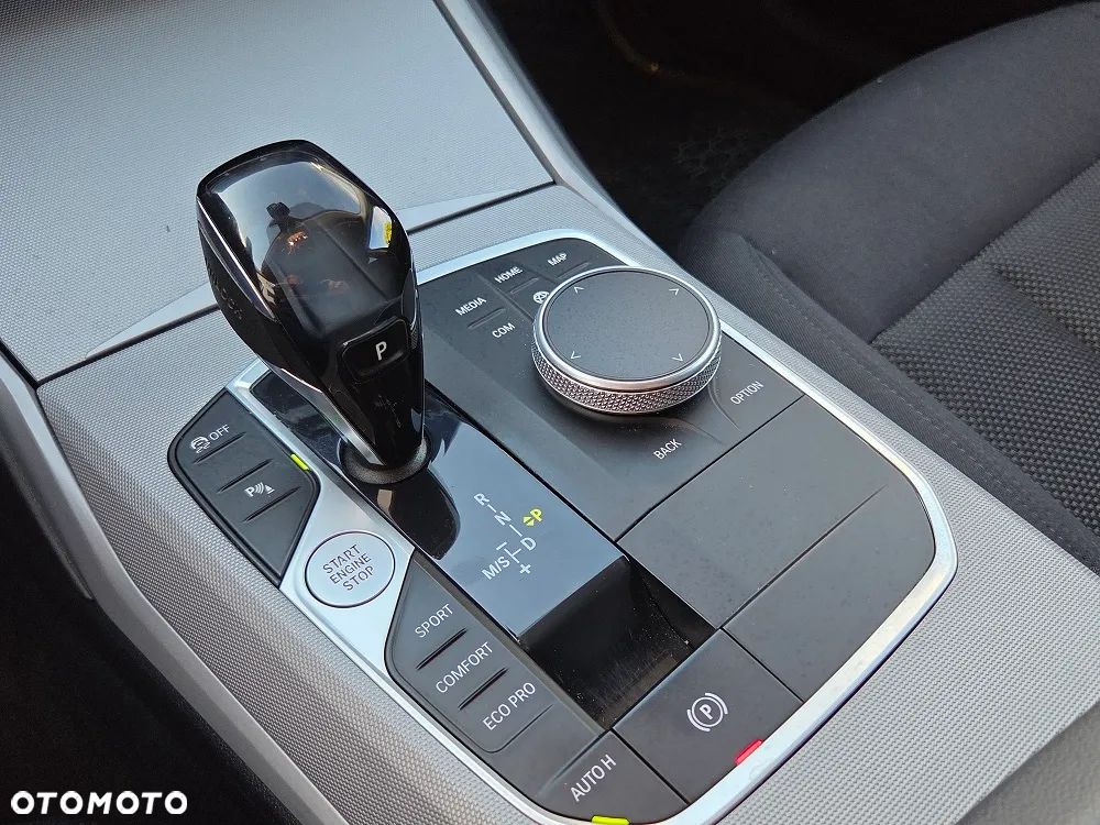 BMW Seria 3 318d MHEV Advantage - 26