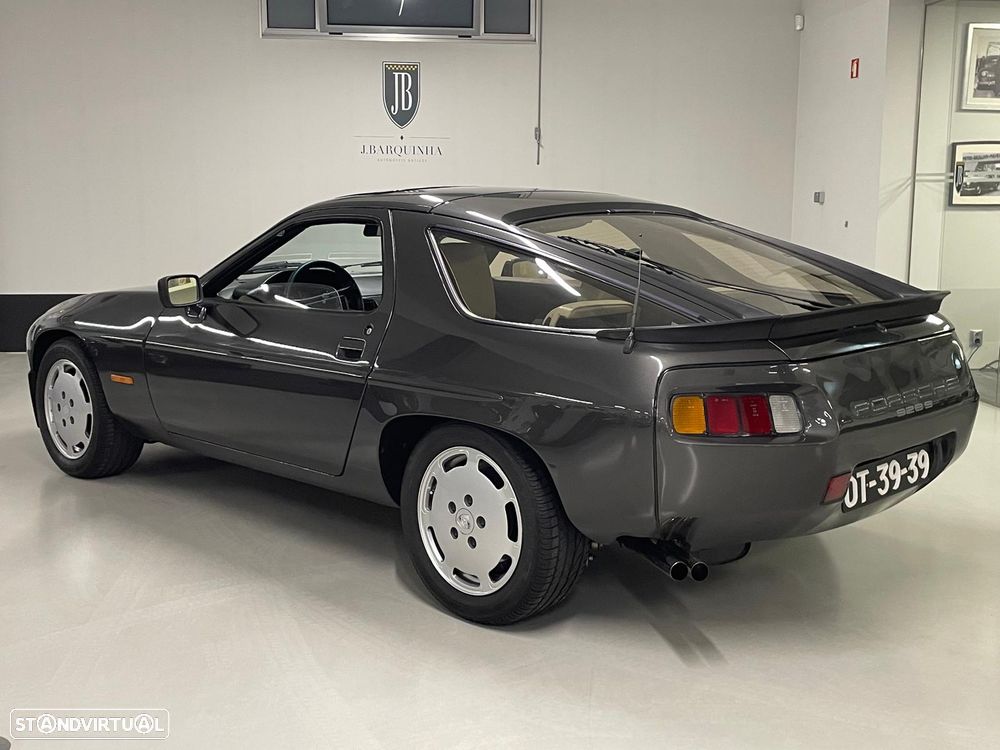 Porsche 928 S - 5