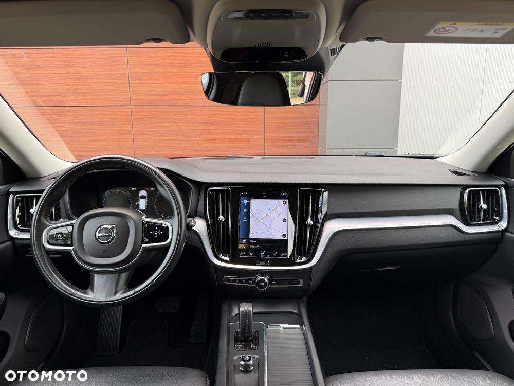 Volvo V60 B3 B DKG Momentum Pro - 19