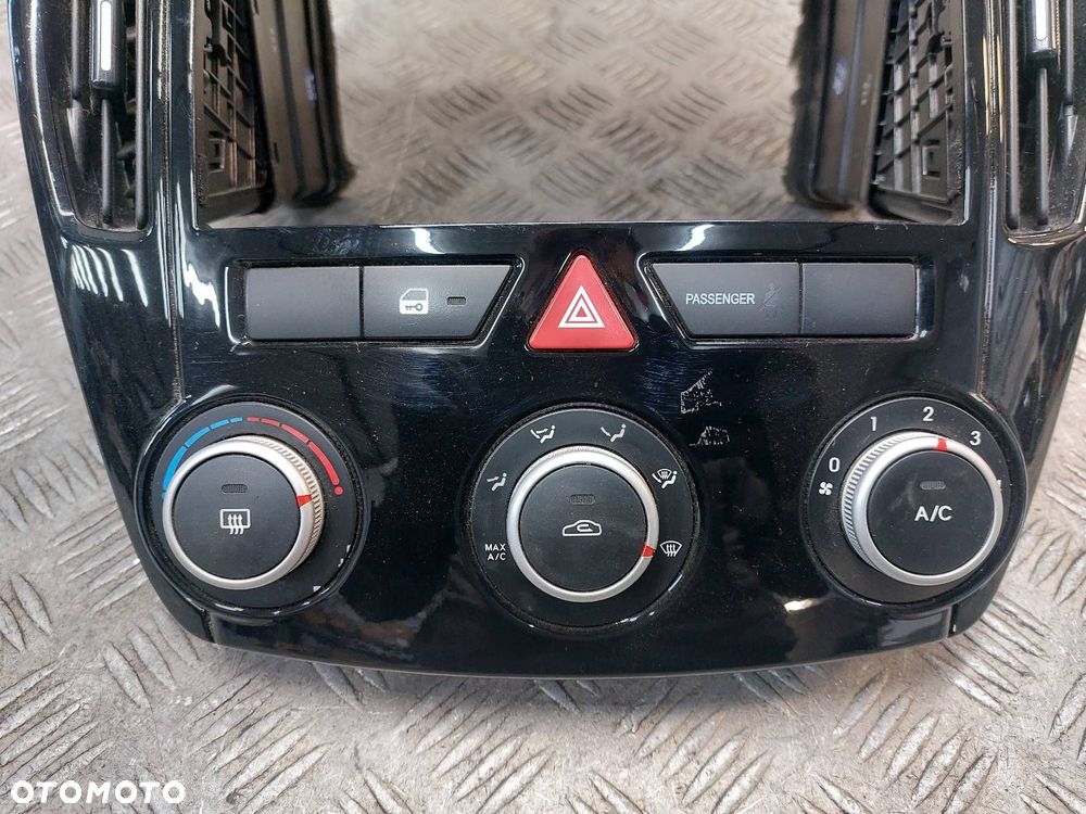 PANEL NAWIEWU WYŚWIETLACZ KIA PROCEED I LIFT 84740-1H005 97250-1H221 - 2