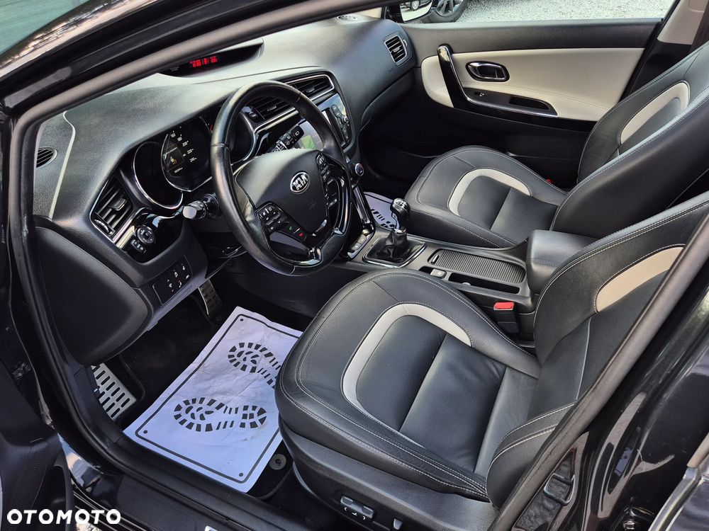 Kia Ceed 1.6 CRDi 136 ISG Platinum Edition - 22