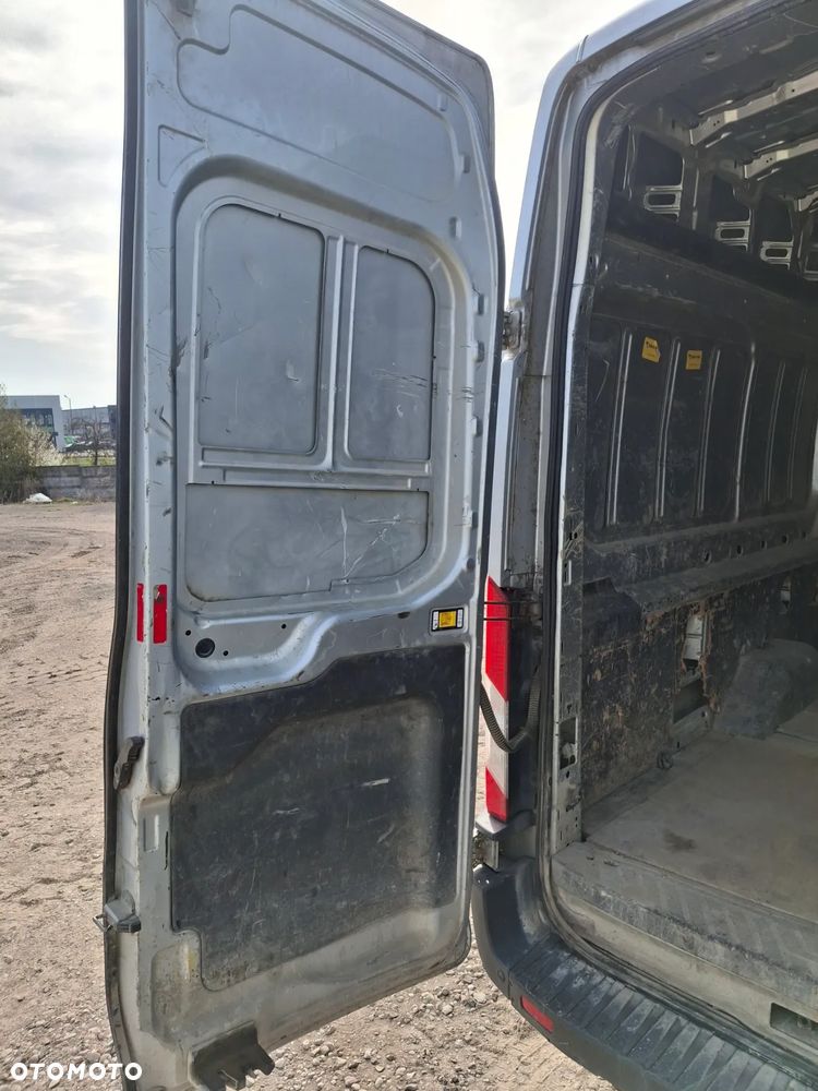 Ford Transit - 12