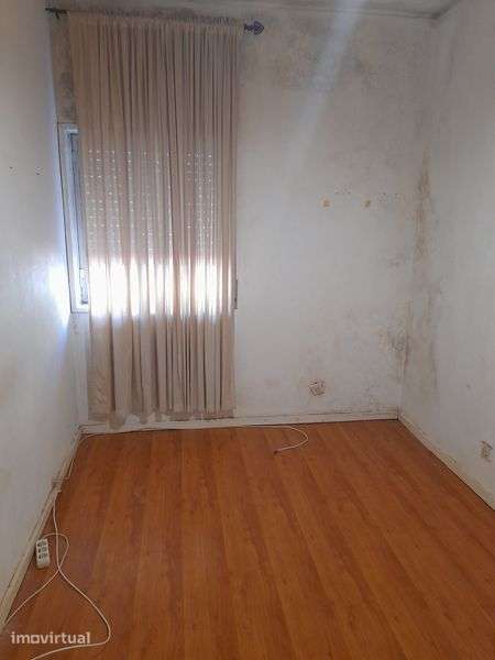 Vende-se  T1 em Costa Cabral - Grande imagem: 4/8
