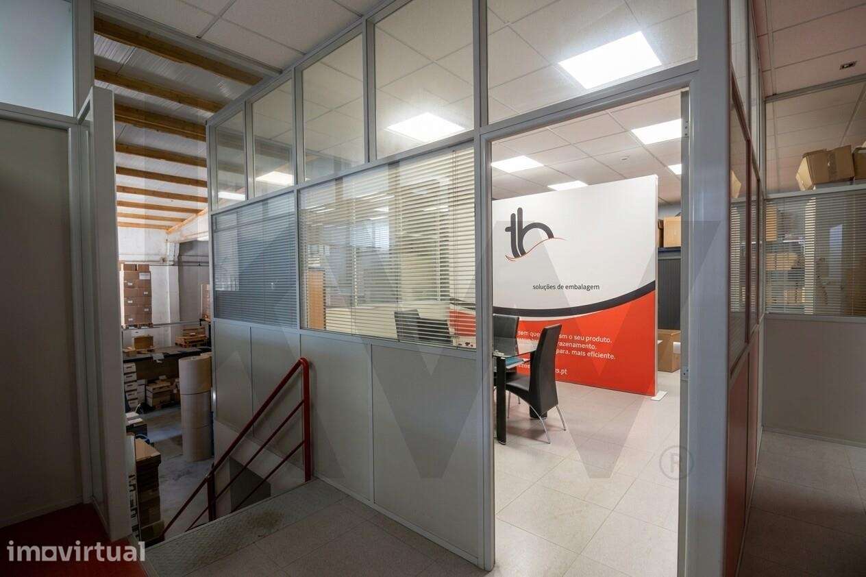 Armazém Industrial com 579 m2 e Logradouro Privativo | Nogueira e Silv - Grande imagem: 5/20