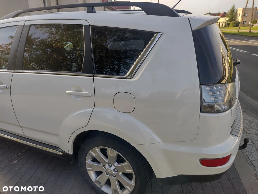 Mitsubishi Outlander 2010 photo 3