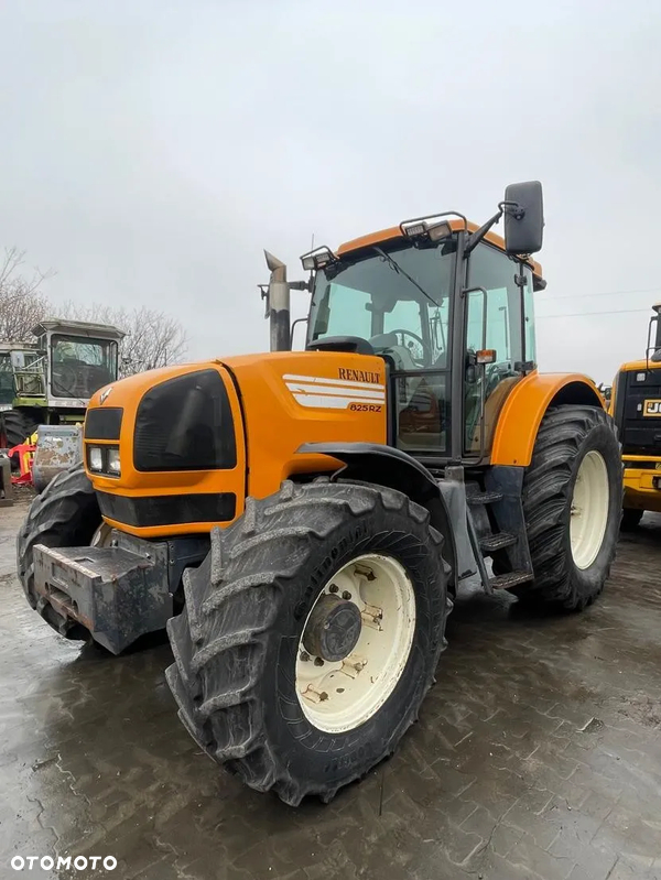 Renault Ares 825 RZ