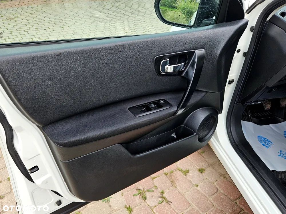 Nissan Qashqai 1.6 visia - 14