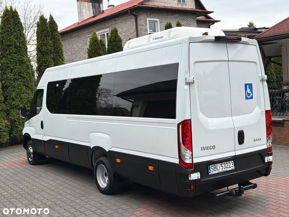 Iveco DAILY AUTOBUS 24 MIEJSCA / PRZEWÓZ OSÓB NIEPEŁNOSPRAWNYCH / KLIMA POSTOJOWA / WEBASTO / TELEWIZOR / LEDY W ŚRODKU KOLOROWE / Salon Polska/ Nowe Opony/Jak Nowe/Mały Przebieg/ - 8