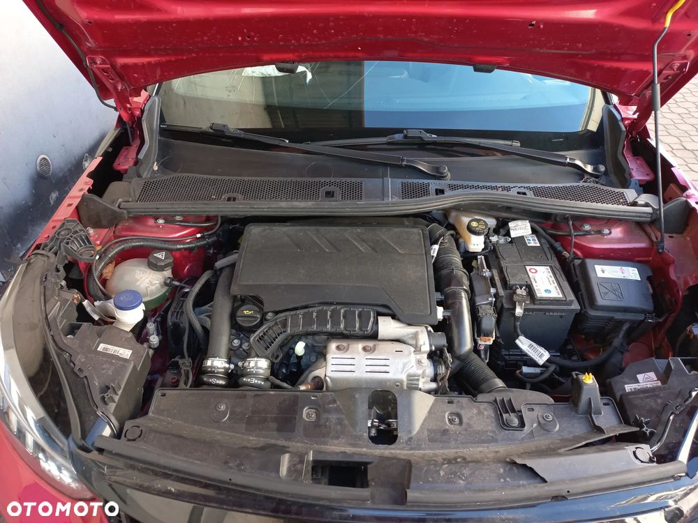 Peugeot 2008 PureTech 130 EAT8 GT Exclusive - 15