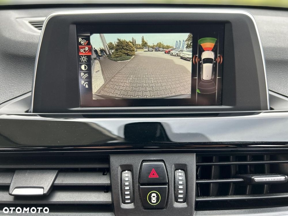 BMW X1 sDrive18i - 18