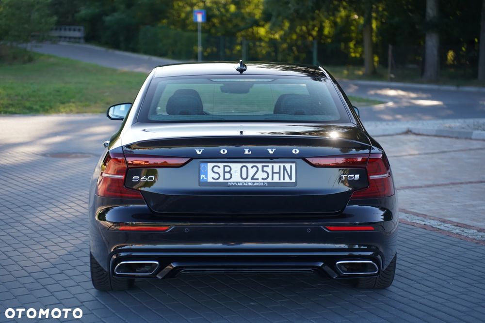 Volvo S60 T5 R-Design - 11