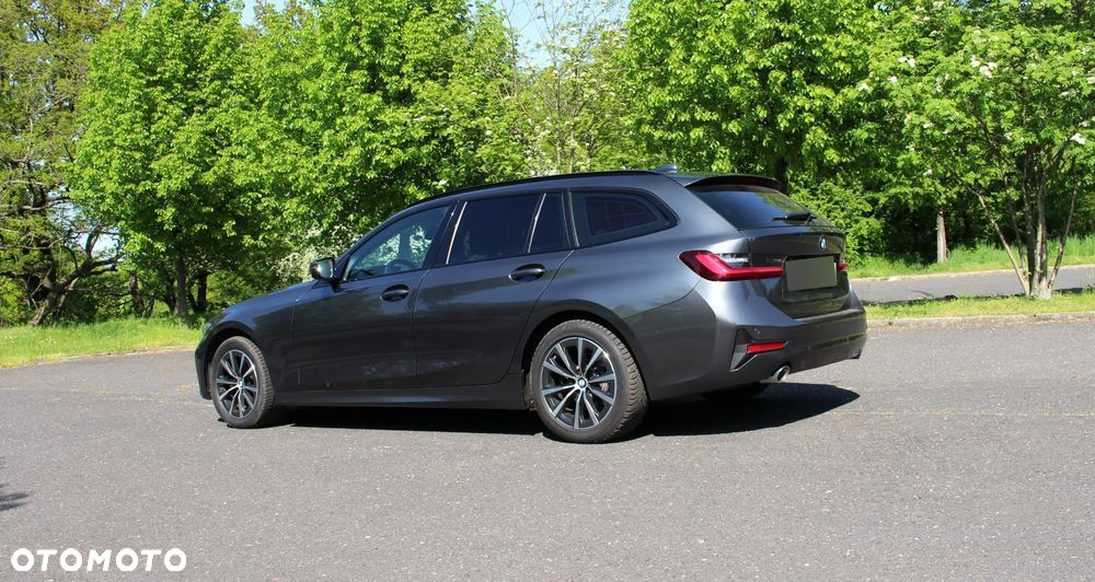 BMW Seria 3 318d Touring Advantage - 12