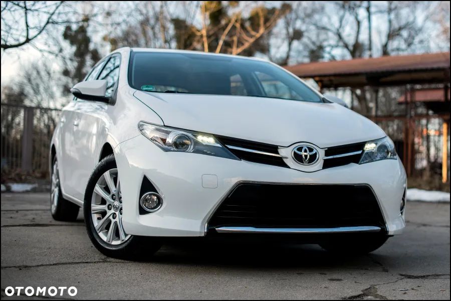 Toyota Auris - 10