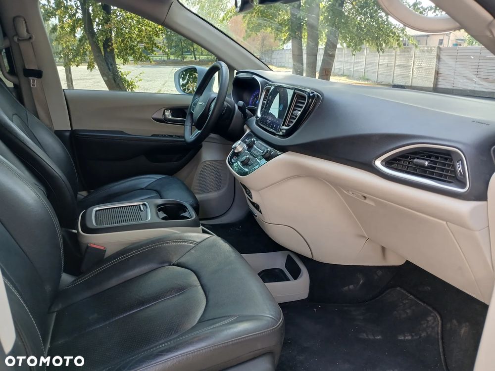 Chrysler Pacifica - 20