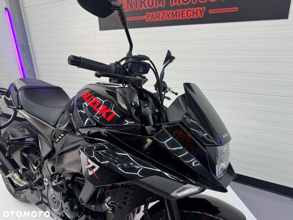 Suzuki GSX - 24