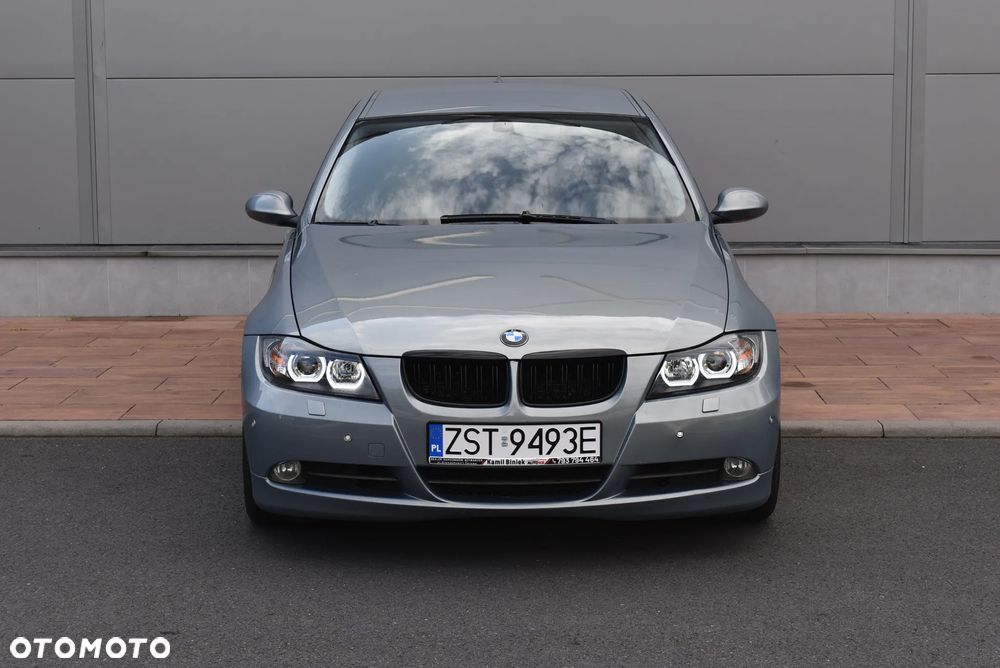 BMW Seria 3 320i - 21