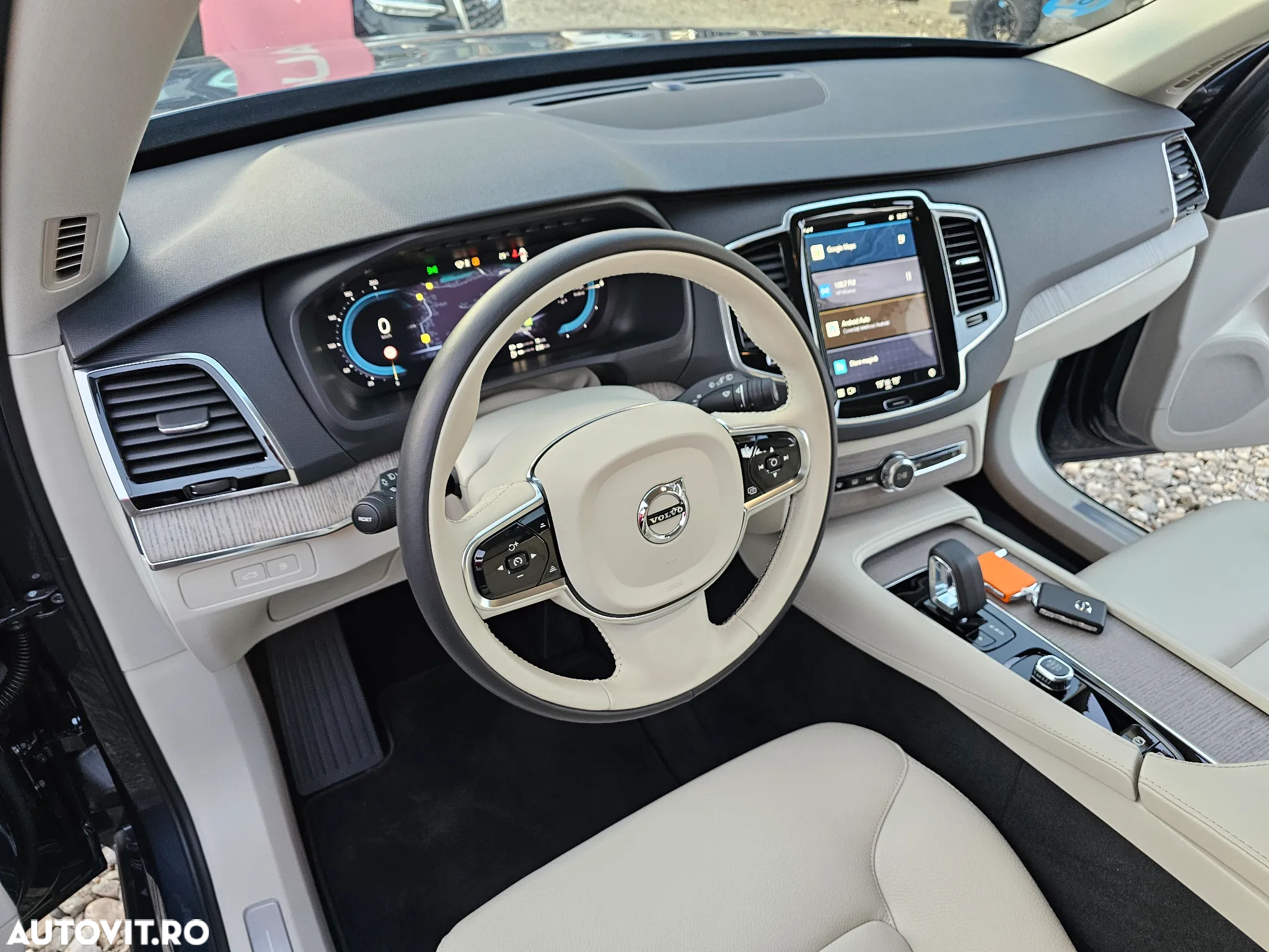 Volvo XC 90 T8 AWD Plug-in Hybrid Plus Dark - 21
