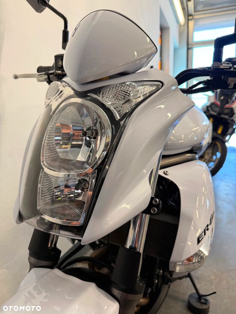 Kawasaki ER - 25