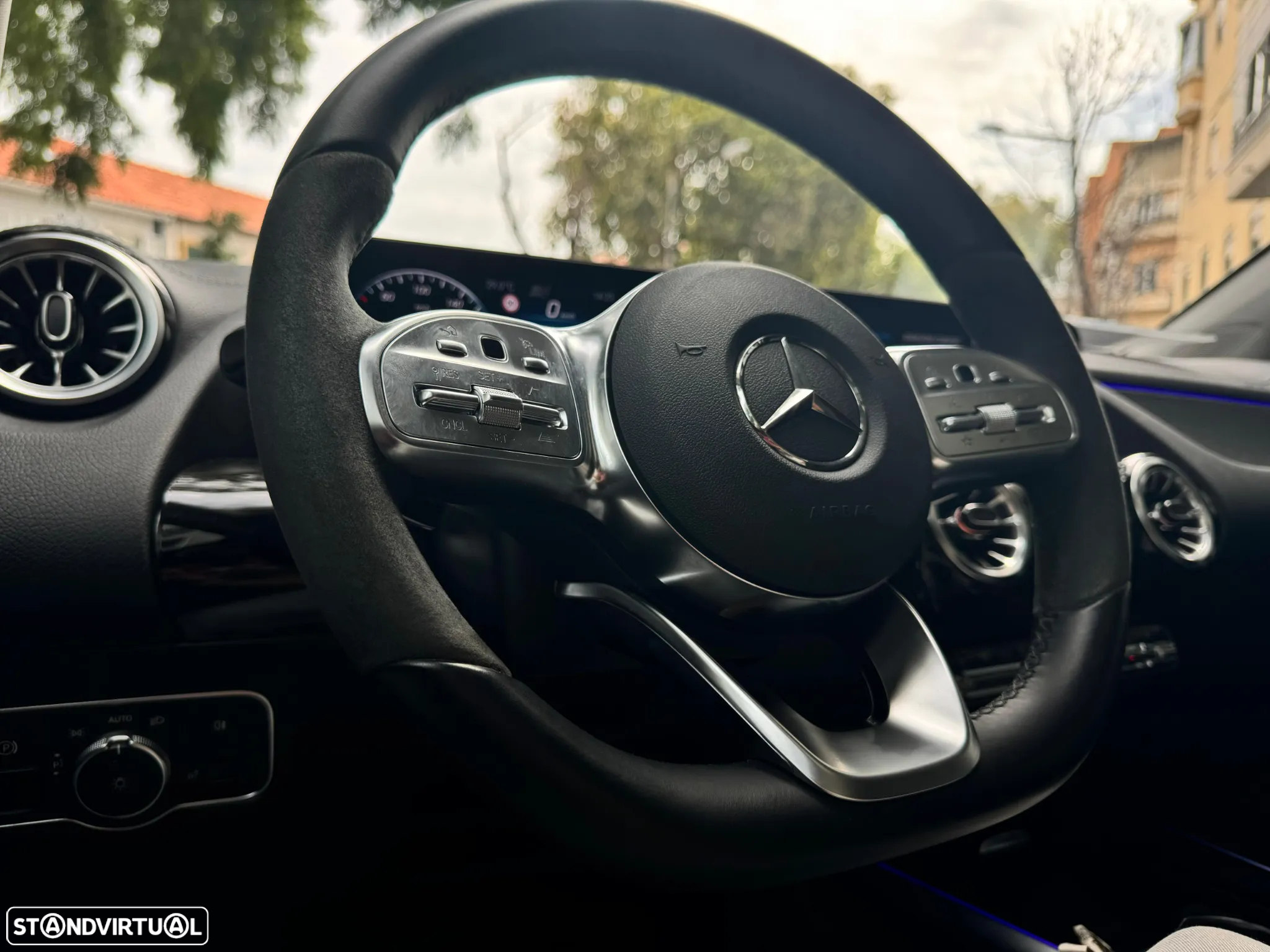 Mercedes-Benz GLA 250 e AMG Line - 9