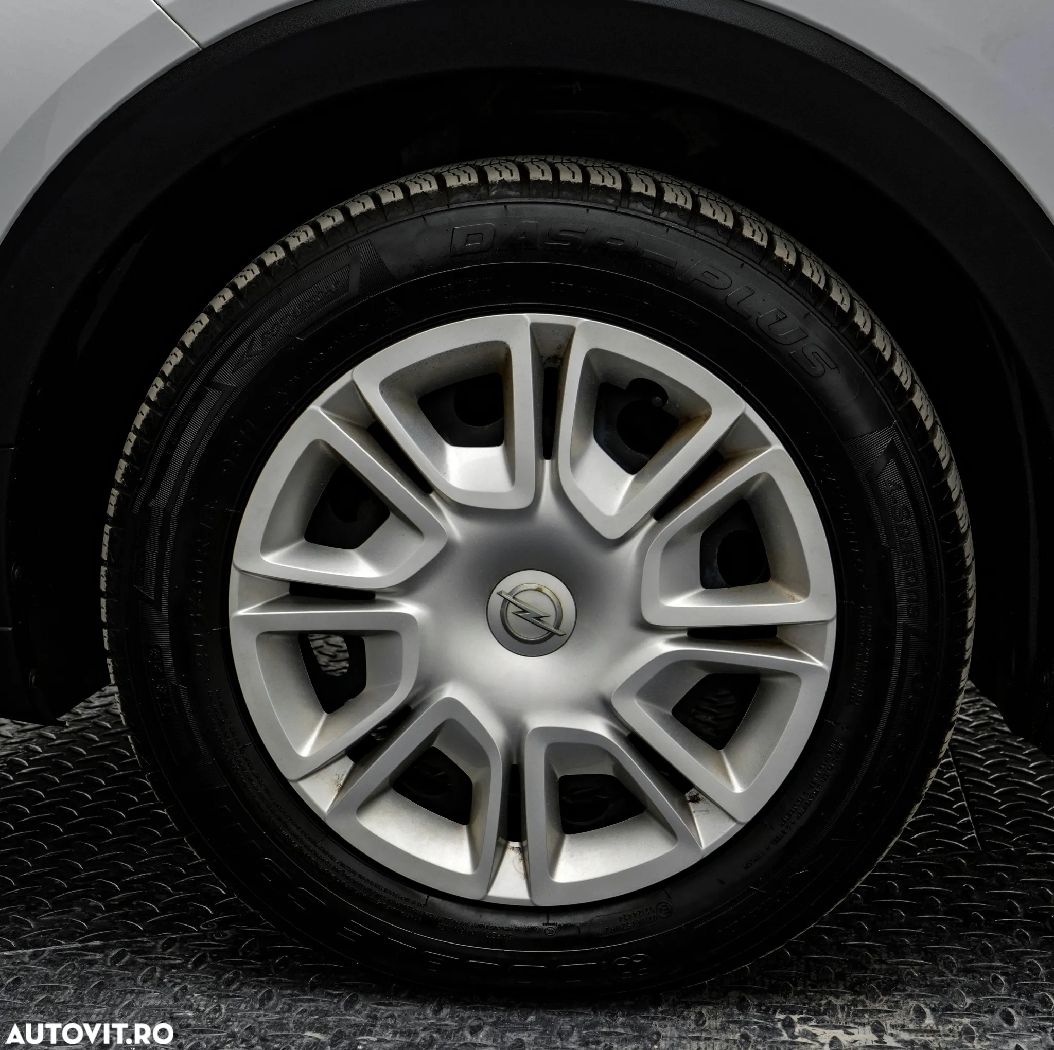 Opel Crossland X 1.2 Innovation - 31