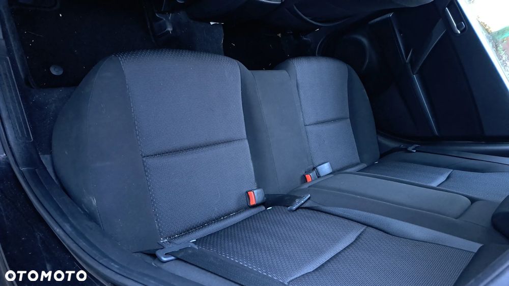 Mazda 3 2.0 Exclusive + - 6