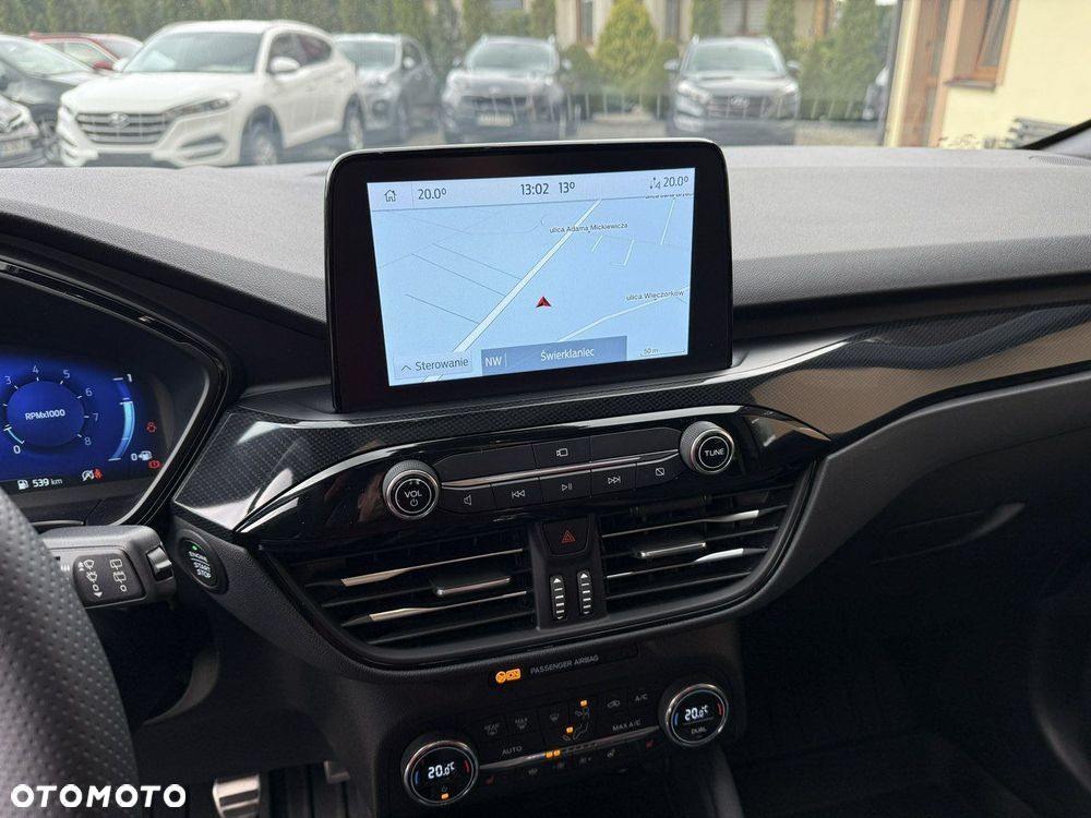 Ford Kuga - 17