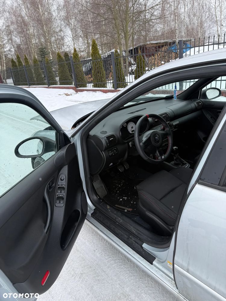 Seat Leon 1.8T Cupra R - 1