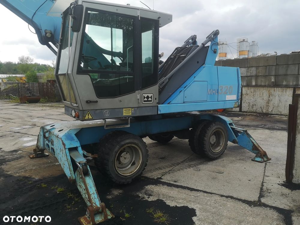 Fuchs MHL320 - 2